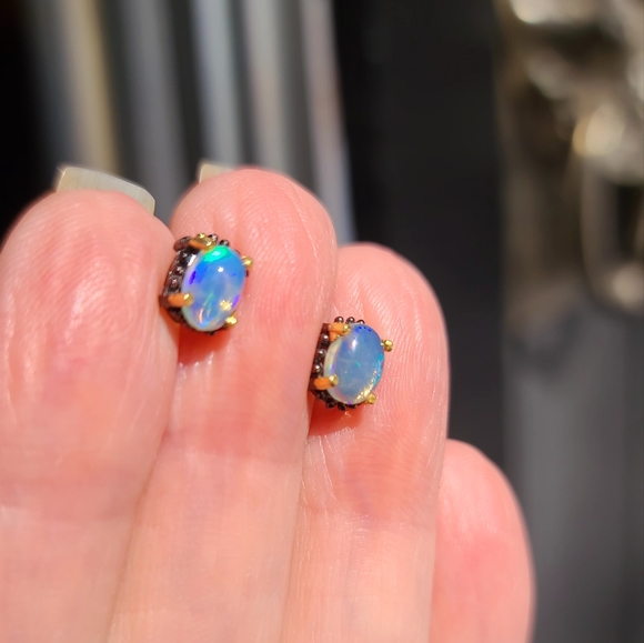 Opal 2k chic stud sterling rhodium & gold earrings - Picture 4 of 9
